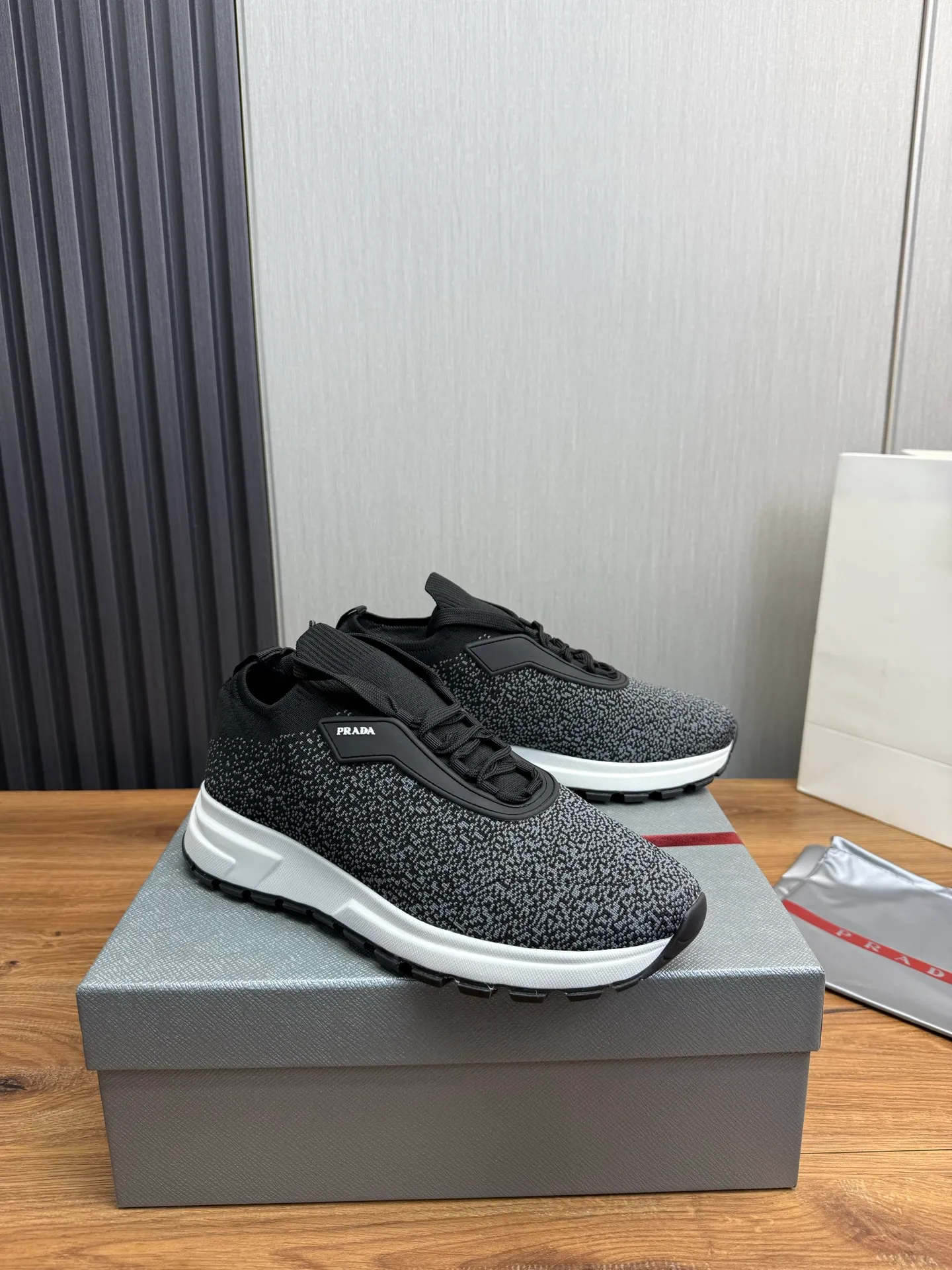 Men's shoes 💰500💰 [PRADA] Men's shoes are popular in the counter, official website is synchronized, 1 high-quality shipment ✔️Original fly-woven cowhide + cowhide lining, original original bottom, 38-45 (45 customized, non-refundable)
